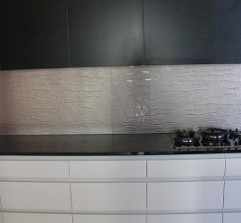 Slumped kitchen splashback | Gold Coast